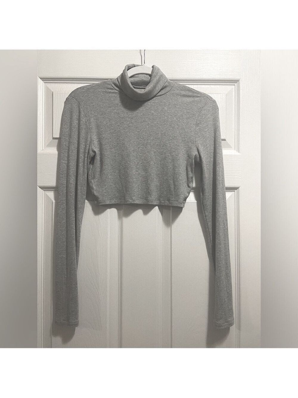 Sunday Best Aritzia FRESHMAN Grey Cropped Turtleneck Super Soft Sz Medium